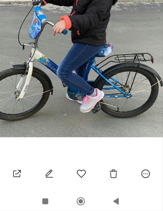 Дитячий велосипед.