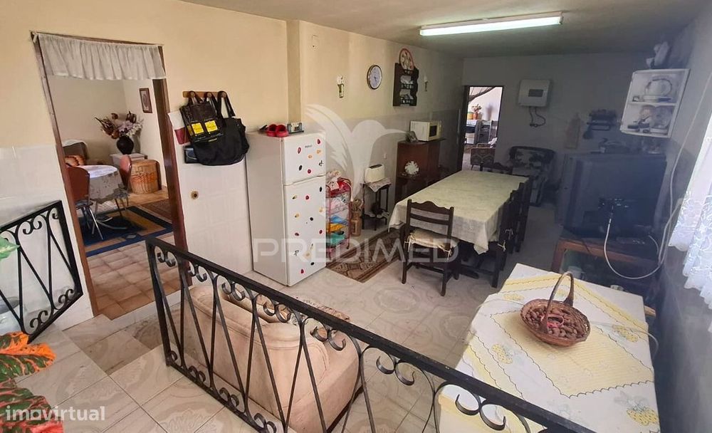 Moradia T1 pronta a Habitar com Terreno, Santos, Santarém.