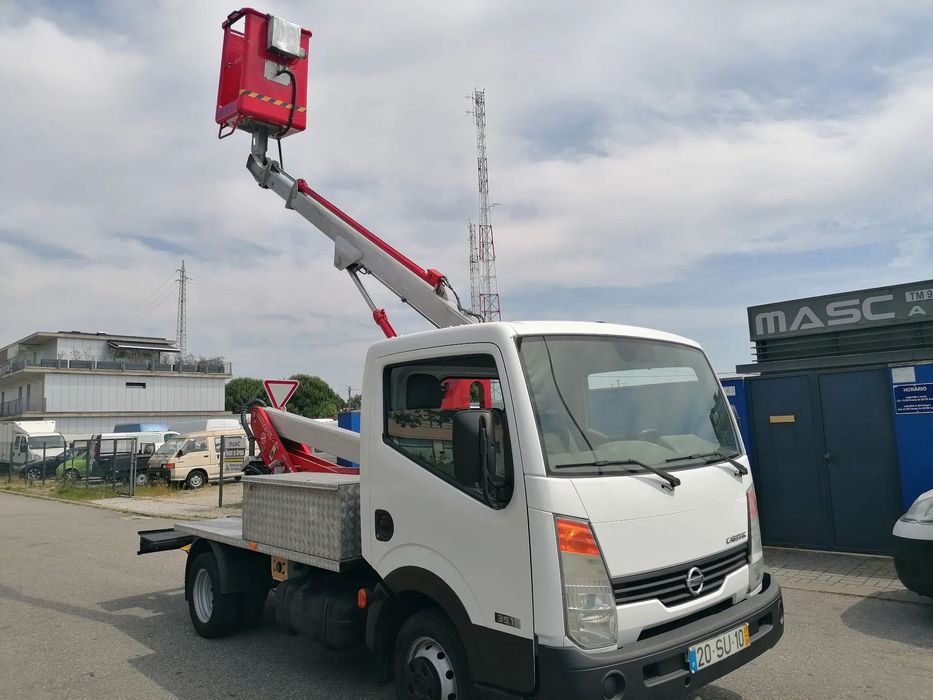 Nissan Cabstar/especial plataforma elevatoria