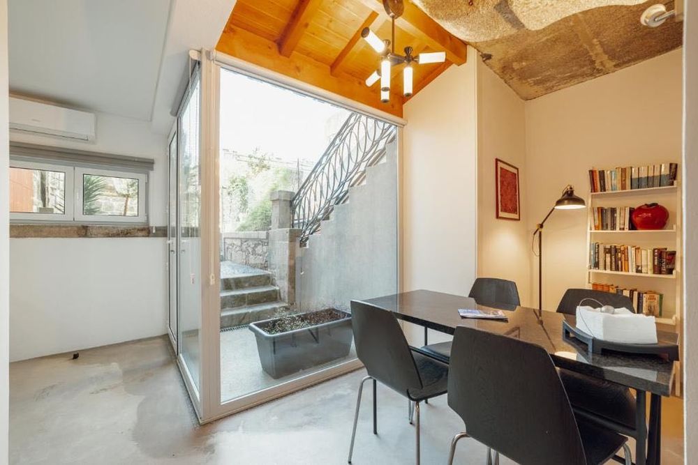 Arrendo T1 Centro do Porto - Apartamento Mobilado com Jardim