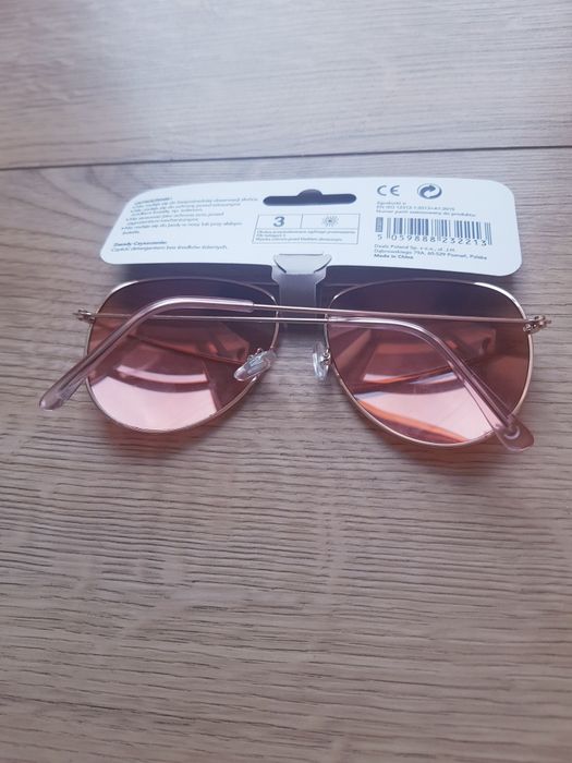 Nowe okulary przeciwsłoneczne uniwersalne.  Damsko / meskie .