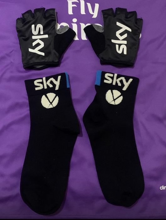 Equepamento de verao da equepa da SKY completo com luvas e meias tm L
