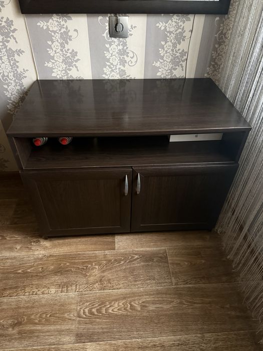 Комод с зеркалом