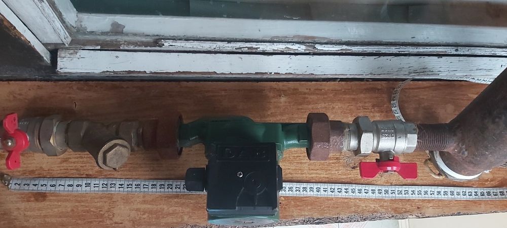 Продам циркулярный насос DAB с газовой трубой .