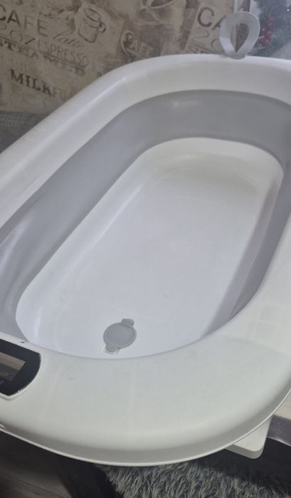 Дитяча ванночка біло-сіроко кольору