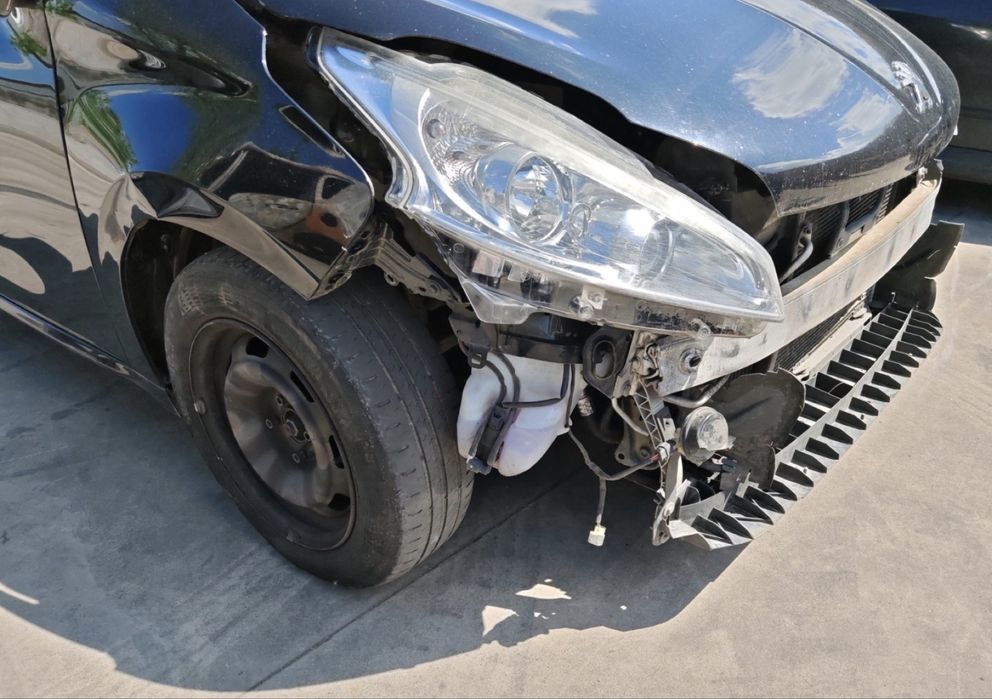 Peugeot 208 1.6 hdi 11/2013