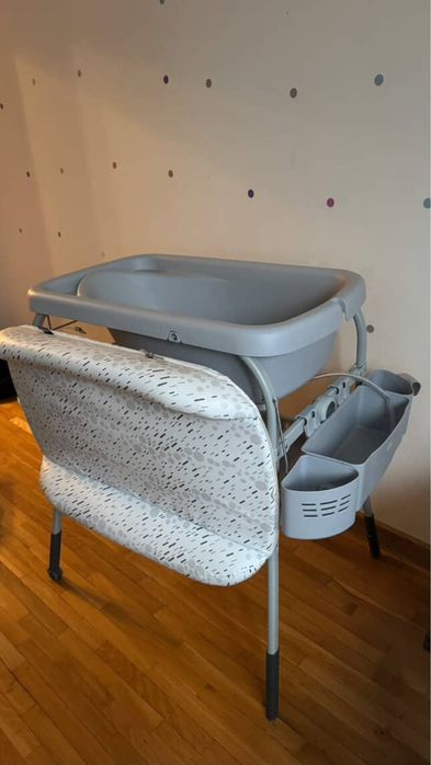 Пеленальный столик с ванночкой Chicco