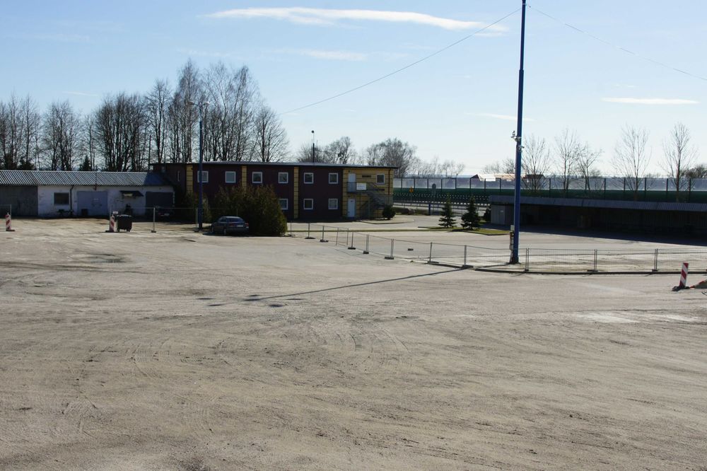 Wynajmę plac składowy przy S7
