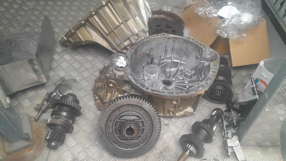 Caixa Renault master Peças