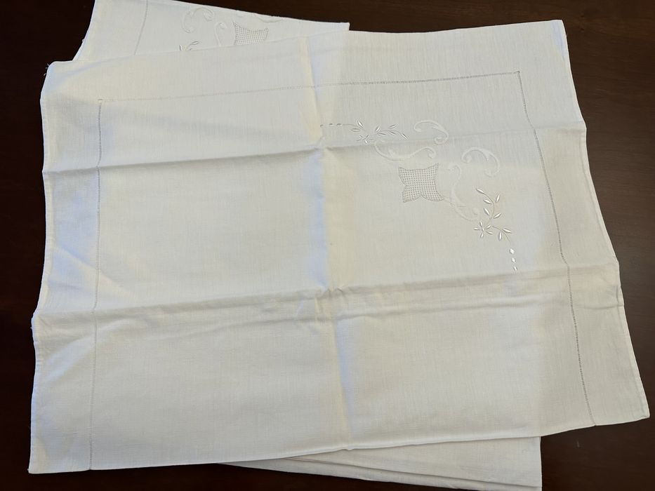 Lençol em Linho Bordado á Mão e com Ajour + Almofadas