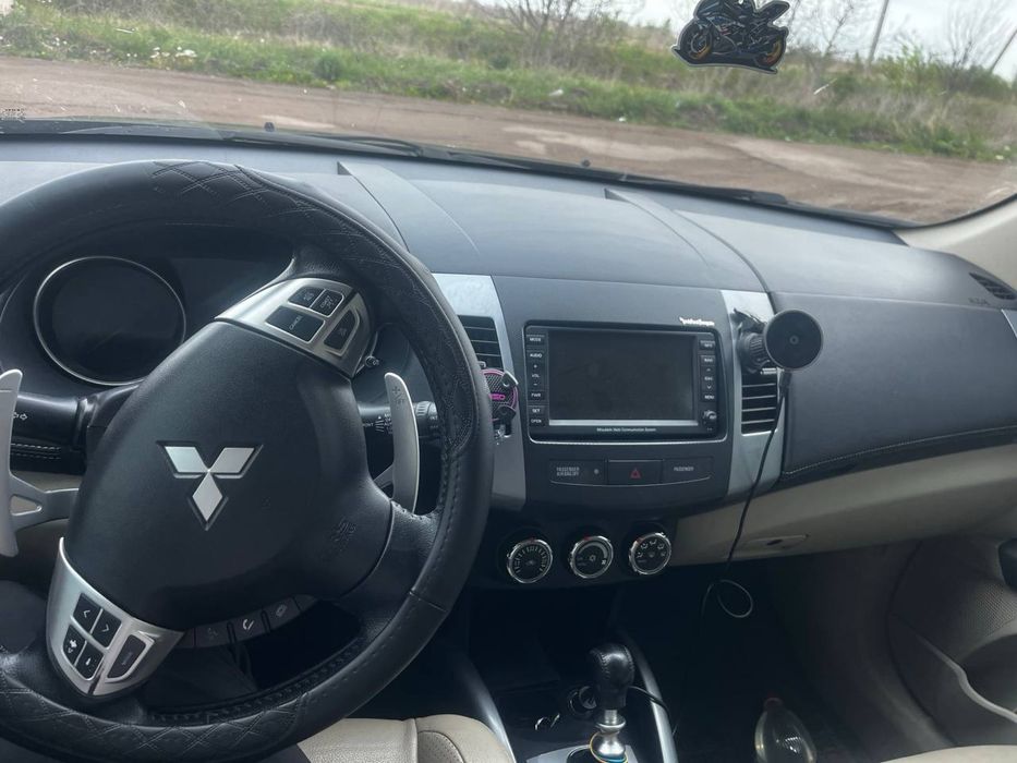 Продається авто , Mitsubishi Outlander XL 2012 року , 2.2 л