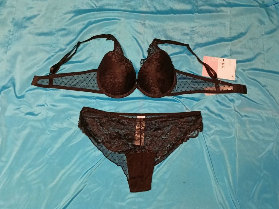 Czarny koronkowy komplet bielizny rozmiar L/ 80C.