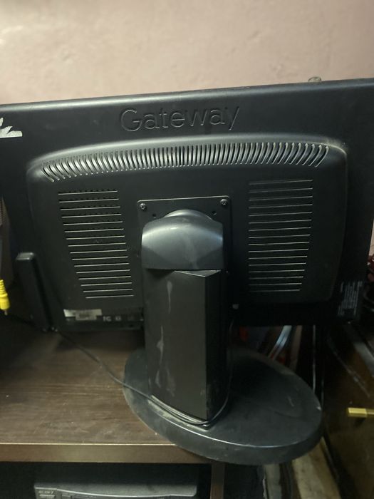 Monitor obrotowy Gateway 21”