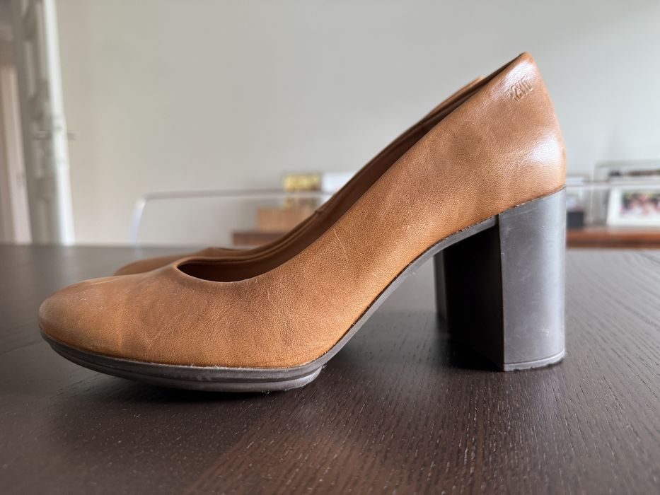 Sapatos de pele DYSF 38