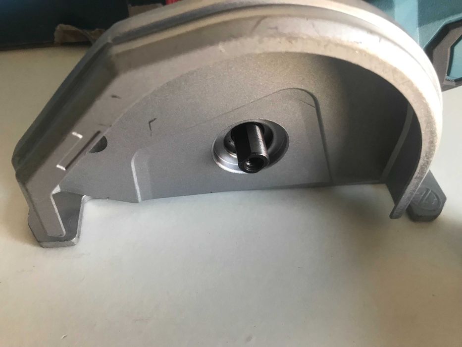 Безщіткова акумуляторна міні-дискова пилка Erbauer EMCS18-Li 98 мм