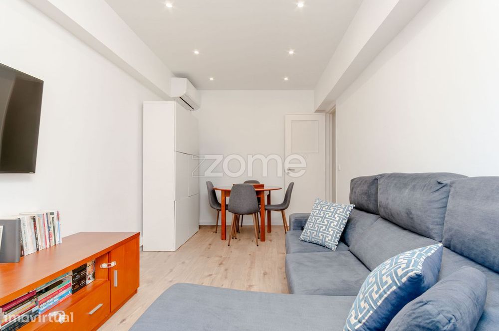 Apartamento T2 Totalmente Remodelado Junto Hospital da Cruz Vermelha