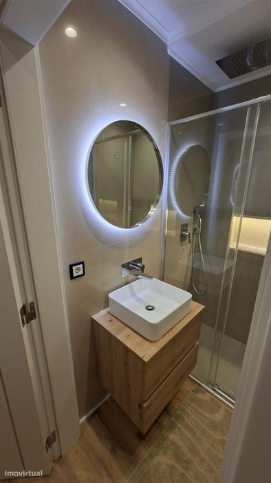 Apartamento T3 com varanda e garagem em Faro