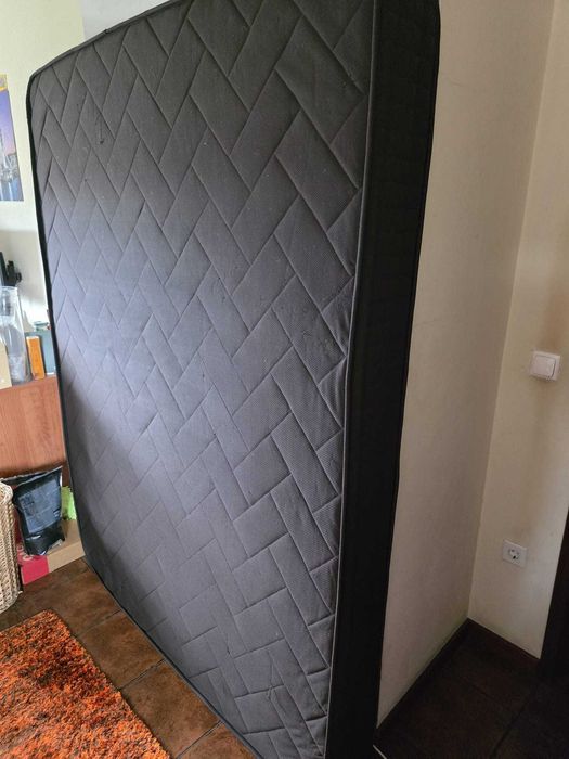 DOU  Colchao 190x150 (Como Novo ) para despachar