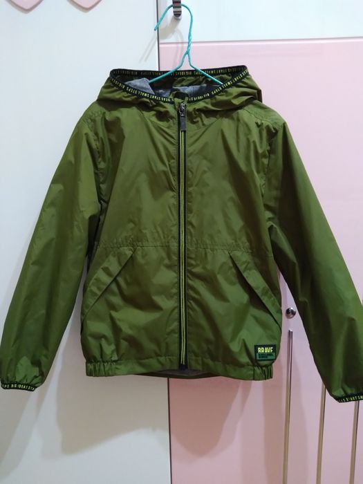 Продам ветровку для мальчика