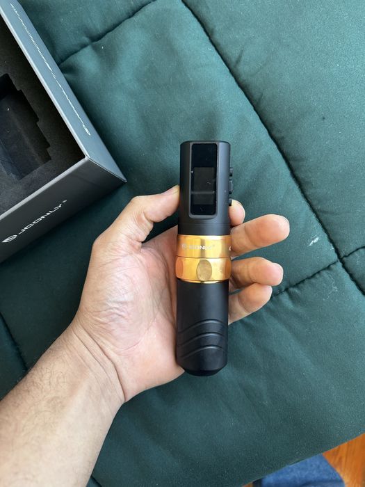 Maquina de tatto Pen 2 baterias, Seminova  usado pouquissimas vezes.