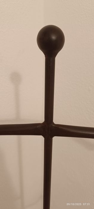 Cabide em ferro forjado feito à mão com 130 cm de altura