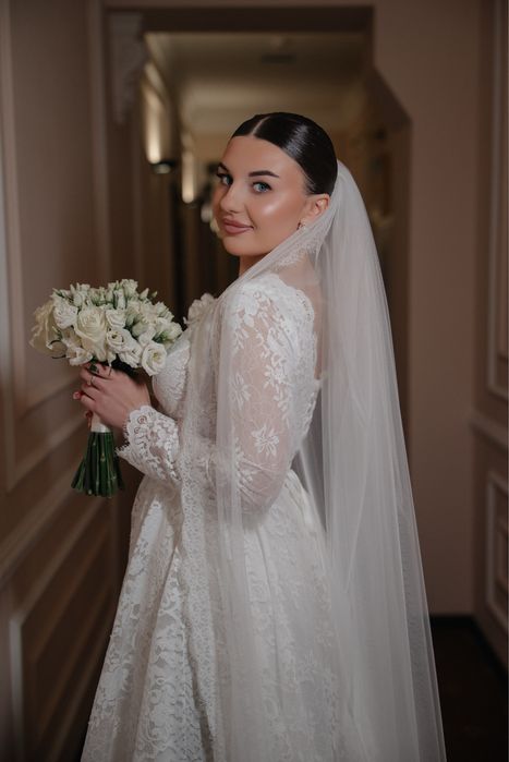 Продам власну весільну сукню, мереживо, без дефектів