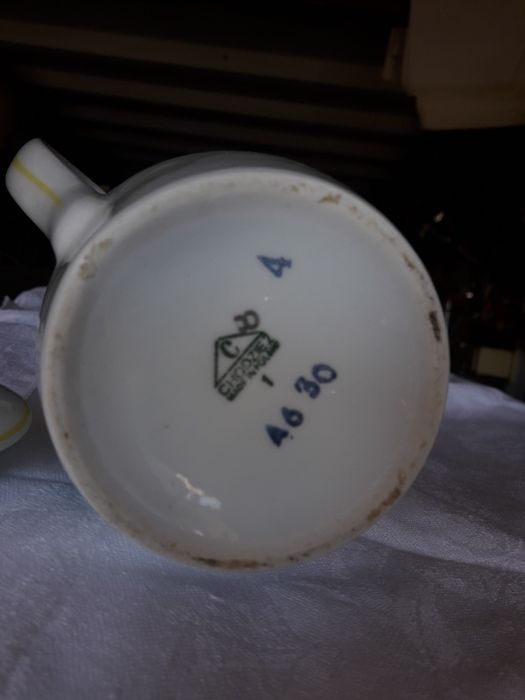 Dzbanek porcelanowy z Chodzieży