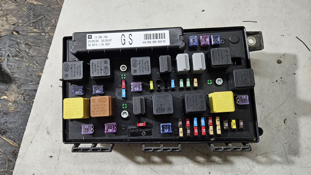 Skrzynka bezpieczników moduł rec bsi GM GS opel zafira b astra h