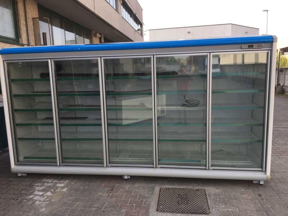 Продам холодильні вітрини. Продам холодильні регали