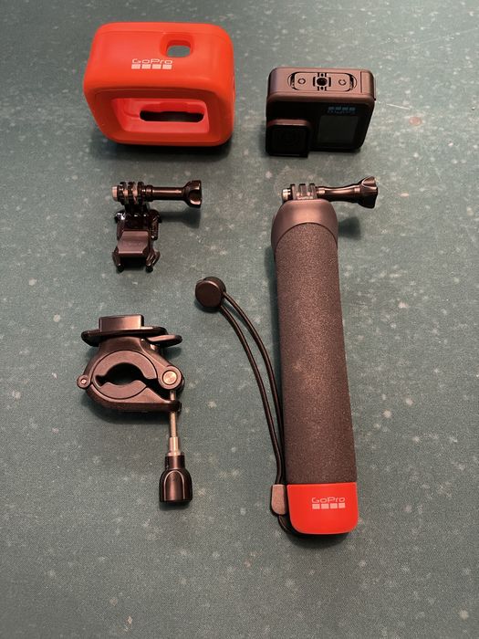 Go Pro 13 Black e acessórios
