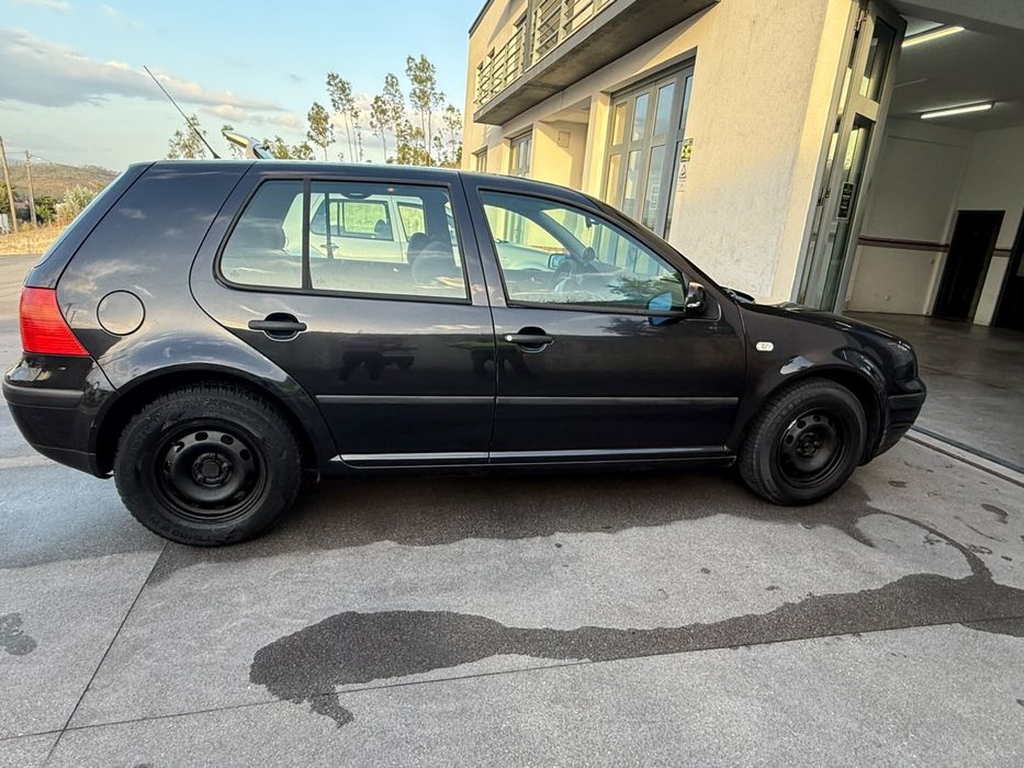 Golf 99, 1.4 com 5 porta, em perfeito estado