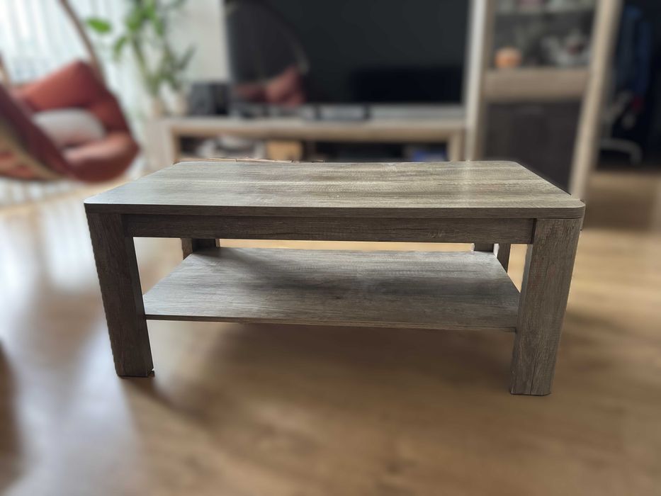 Stolik kawowy z półką