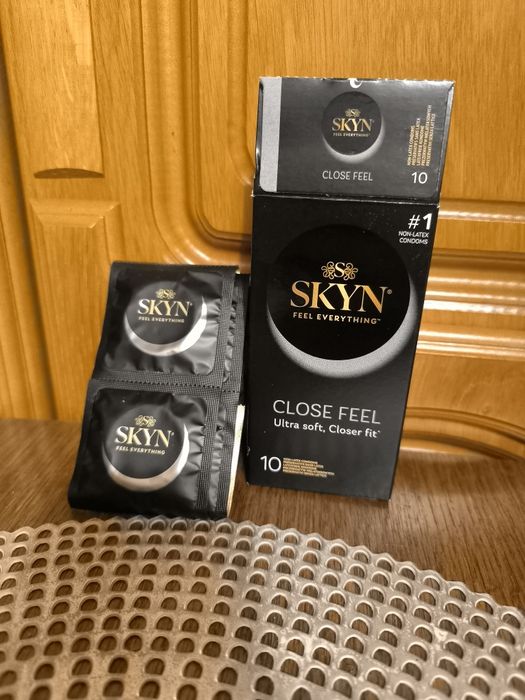 Prezerwatywy gumki kondomy SKYN CLOSE FEEL ultra soft closer fit 10 sztuk lub mniej/więcej 51mm syntetyczny poliizopren bez lateksu