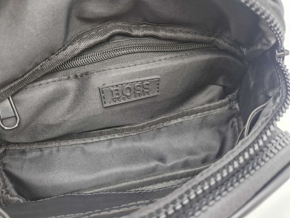 Бананка Hugo Boss . нагрудна сумка . поясна сумка Hugo Boss слинг