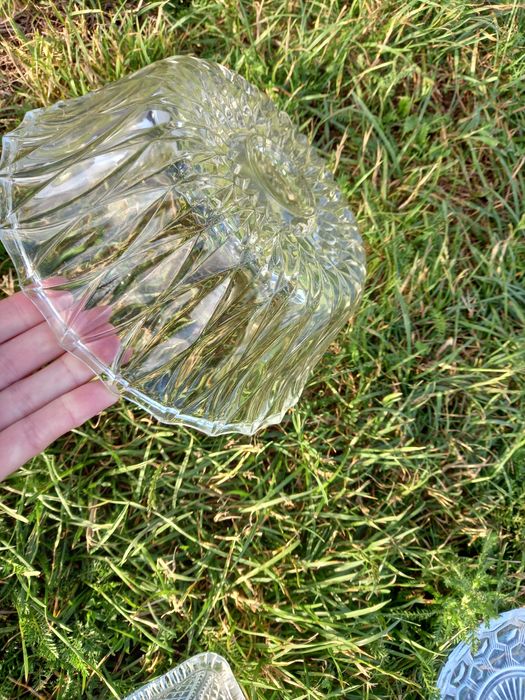 Tanio sprzedam przezroczyste naczynia