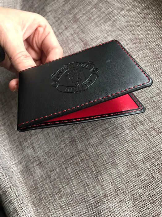 Черный кожаный картхолдер футбольного клуба «Манчестер Юнайтед»