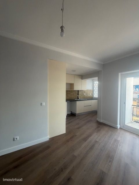 Apartamento duplo (dt.º + esq.º).