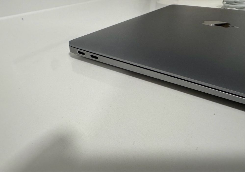 MacBook Air (retina, 13-inch,2019)