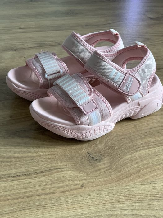 Sandałki dziewczęce r.32