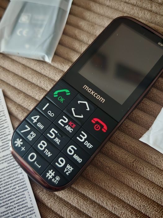 Nowy telefon dla seniora MAXCOM MM724
