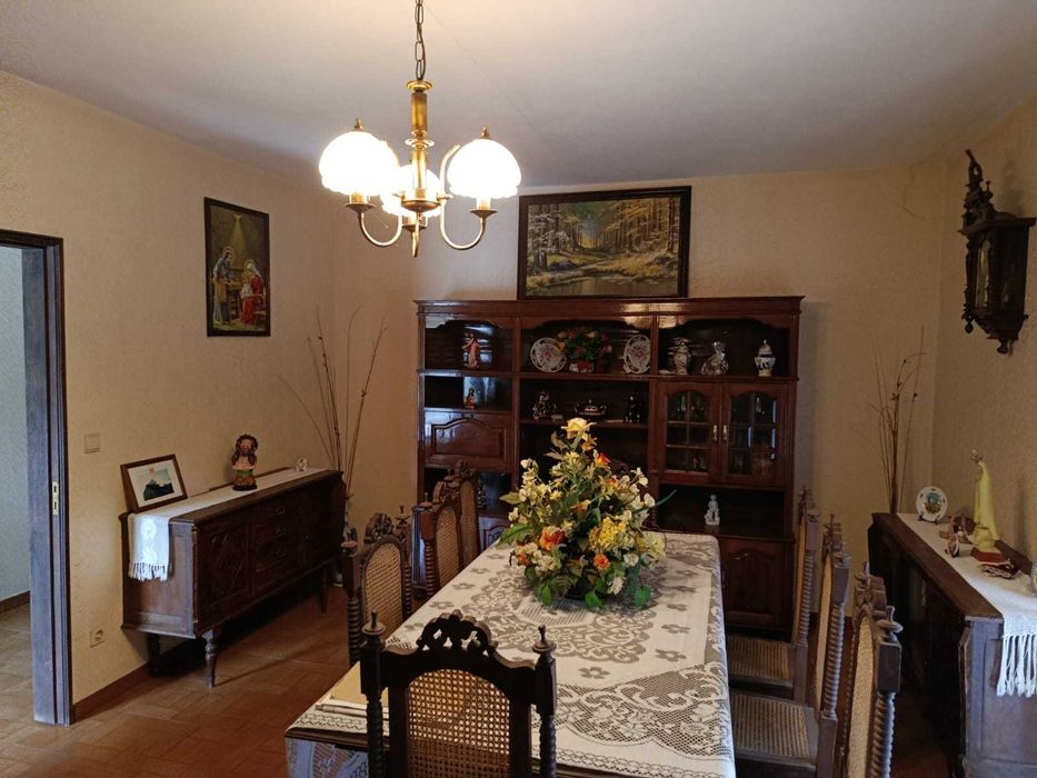 Moradia com terreno urbano, com excelentes acessibilidades