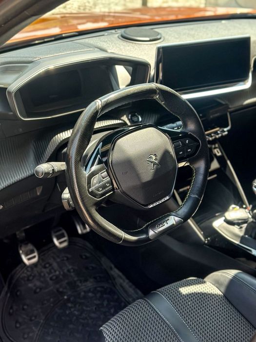 PEUGEOT 2008 1.2 Puretech GTLINE