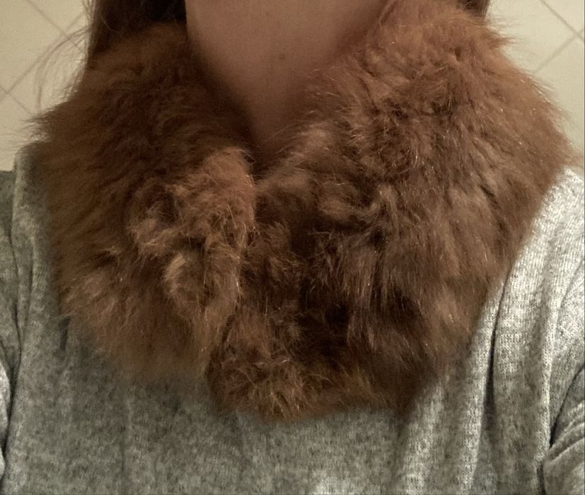 Gola em PELE  verdadeira de CARNEIRO