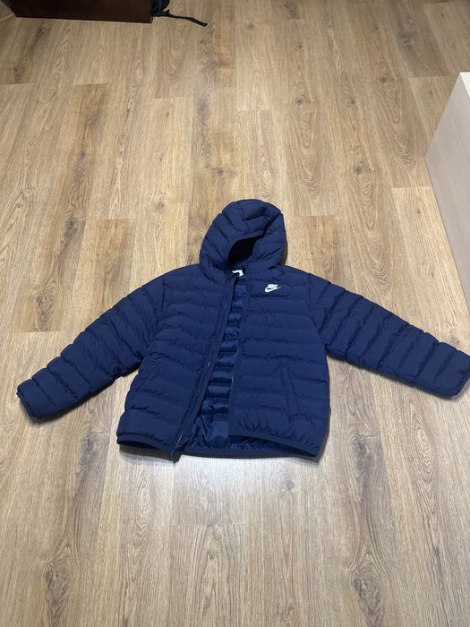 Куртка Nike НОВА темносиня 158-170 для хлопчиків