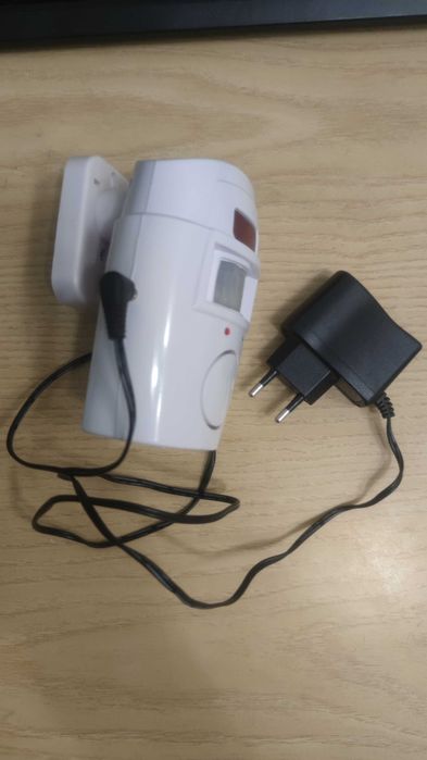 Побутова сигналізація з датчиком руху Sensor Alarm + 2 брелоки
