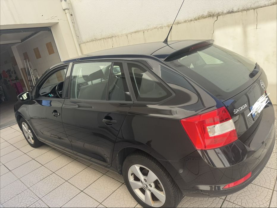 Skoda rapid 1.6 tdi preto- 111328km-Nacional 2014