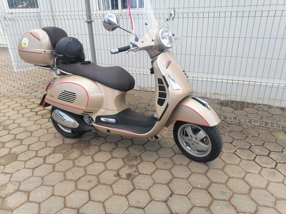 VESPA  USADA  GTS 300