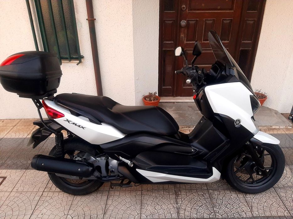 Yamaha X-Max 125cc.