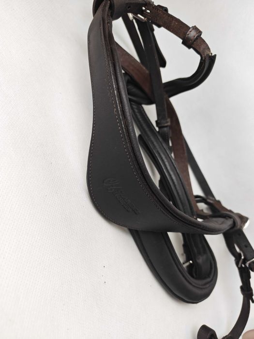 Ogłowie wykonane z mięciutkiej skóry, Claridge House