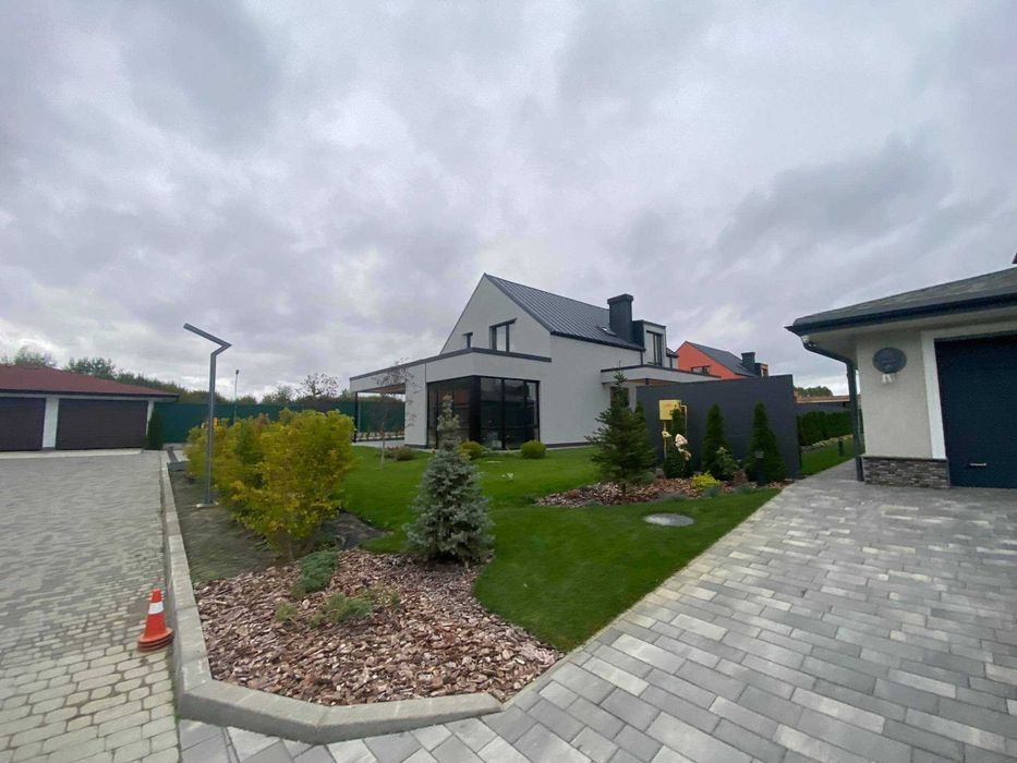 Продам Современый Дом в коттеджном городке Green Town .